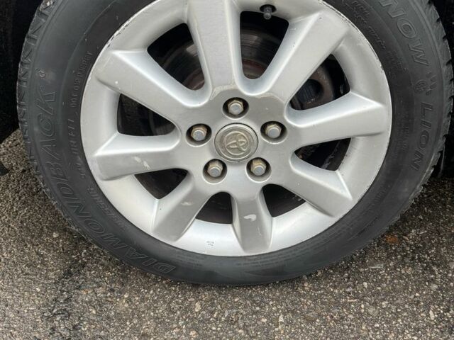 Сірий Тойота Авенсіс, об'ємом двигуна 2 л та пробігом 250 тис. км за 3250 $, фото 23 на Automoto.ua