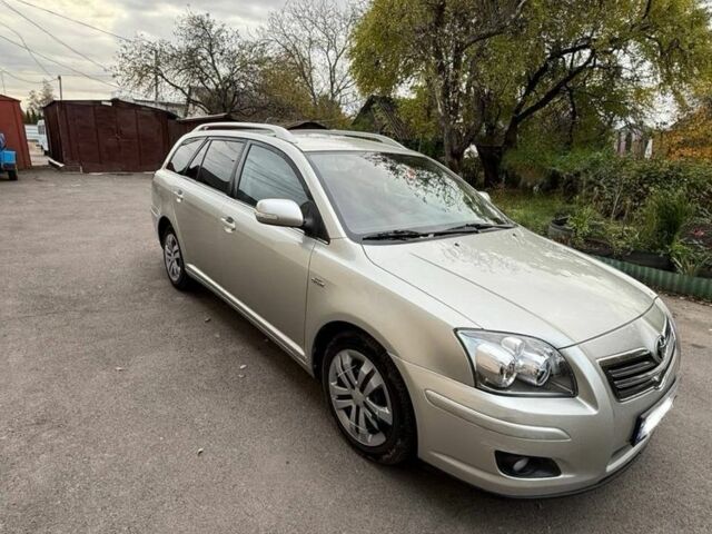 Серый Тойота Авенсис, объемом двигателя 2.2 л и пробегом 460 тыс. км за 5700 $, фото 1 на Automoto.ua