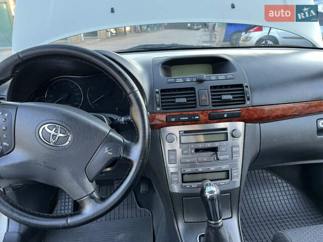 Сірий Тойота Авенсіс, об'ємом двигуна 1.8 л та пробігом 265 тис. км за 5999 $, фото 28 на Automoto.ua