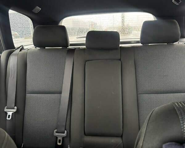 Серый Тойота Авенсис, объемом двигателя 2.2 л и пробегом 367 тыс. км за 6800 $, фото 4 на Automoto.ua