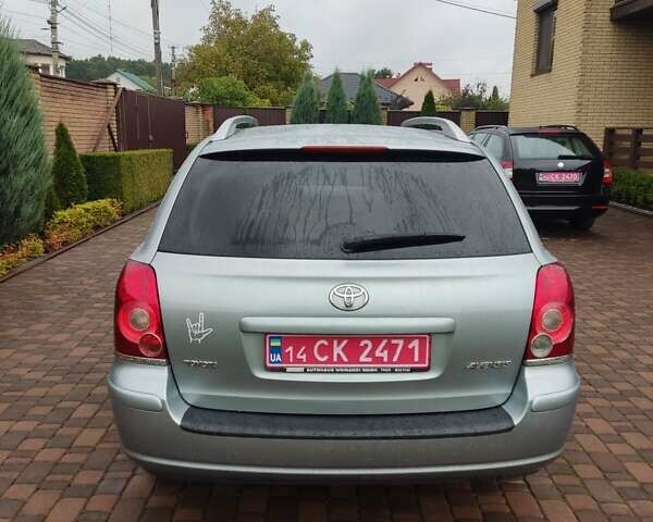 Серый Тойота Авенсис, объемом двигателя 1.8 л и пробегом 205 тыс. км за 7650 $, фото 4 на Automoto.ua
