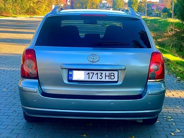 Серый Тойота Авенсис, объемом двигателя 2 л и пробегом 194 тыс. км за 5500 $, фото 4 на Automoto.ua