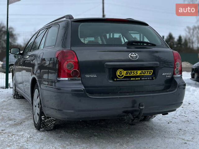 Серый Тойота Авенсис, объемом двигателя 2 л и пробегом 261 тыс. км за 6500 $, фото 4 на Automoto.ua