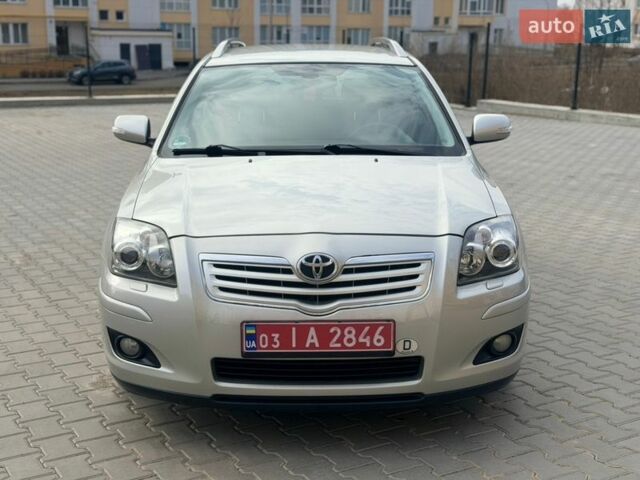 Серый Тойота Авенсис, объемом двигателя 1.8 л и пробегом 202 тыс. км за 7700 $, фото 2 на Automoto.ua