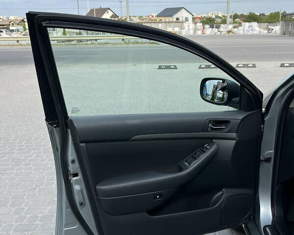 Сірий Тойота Авенсіс, об'ємом двигуна 1.8 л та пробігом 233 тис. км за 7700 $, фото 24 на Automoto.ua
