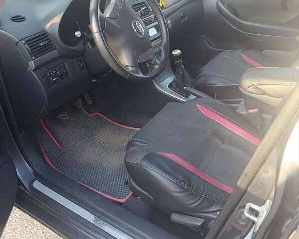 Серый Тойота Авенсис, объемом двигателя 2.2 л и пробегом 327 тыс. км за 5000 $, фото 3 на Automoto.ua