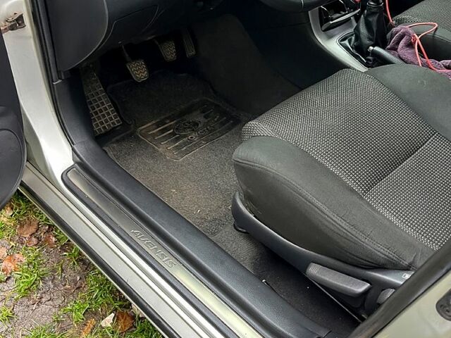 Серый Тойота Авенсис, объемом двигателя 2 л и пробегом 290 тыс. км за 6750 $, фото 6 на Automoto.ua