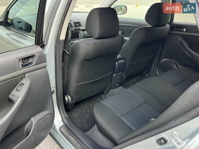 Сірий Тойота Авенсіс, об'ємом двигуна 1.8 л та пробігом 233 тис. км за 7700 $, фото 28 на Automoto.ua