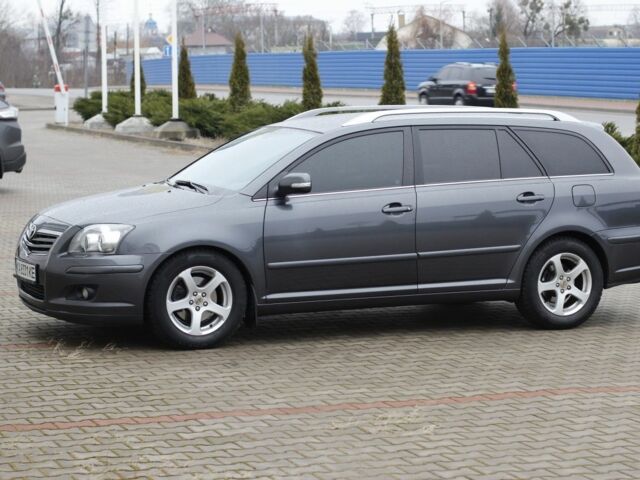 Серый Тойота Авенсис, объемом двигателя 2 л и пробегом 300 тыс. км за 8200 $, фото 5 на Automoto.ua