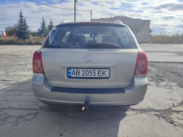 Серый Тойота Авенсис, объемом двигателя 2 л и пробегом 325 тыс. км за 5700 $, фото 3 на Automoto.ua