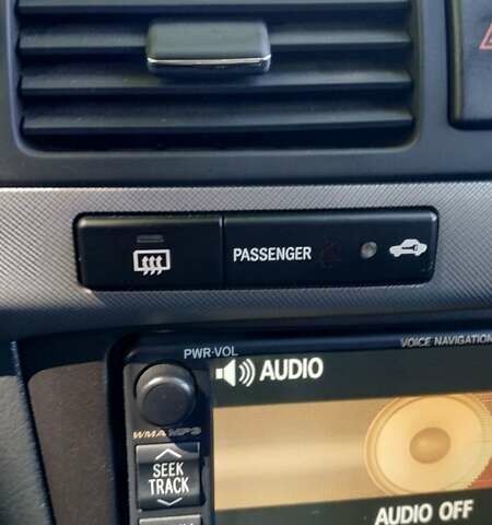 Сірий Тойота Авенсіс, об'ємом двигуна 2 л та пробігом 409 тис. км за 7000 $, фото 53 на Automoto.ua