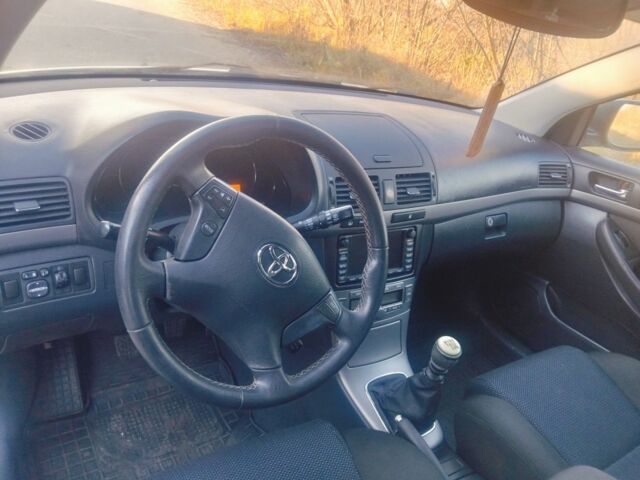 Серый Тойота Авенсис, объемом двигателя 0 л и пробегом 288 тыс. км за 6200 $, фото 7 на Automoto.ua