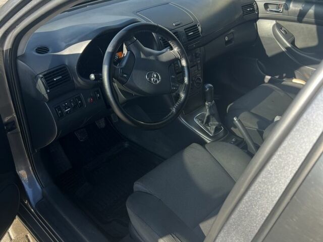 Серый Тойота Авенсис, объемом двигателя 1.6 л и пробегом 340 тыс. км за 5000 $, фото 7 на Automoto.ua