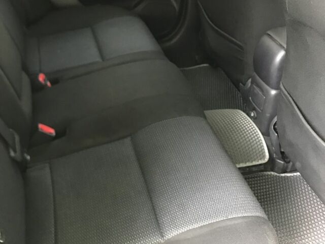 Серый Тойота Авенсис, объемом двигателя 2 л и пробегом 270 тыс. км за 7100 $, фото 15 на Automoto.ua