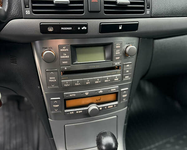 Серый Тойота Авенсис, объемом двигателя 2 л и пробегом 194 тыс. км за 7800 $, фото 112 на Automoto.ua