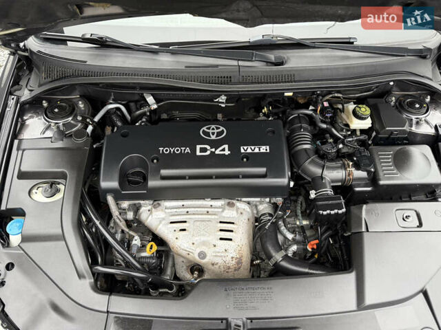 Серый Тойота Авенсис, объемом двигателя 2 л и пробегом 194 тыс. км за 7800 $, фото 70 на Automoto.ua