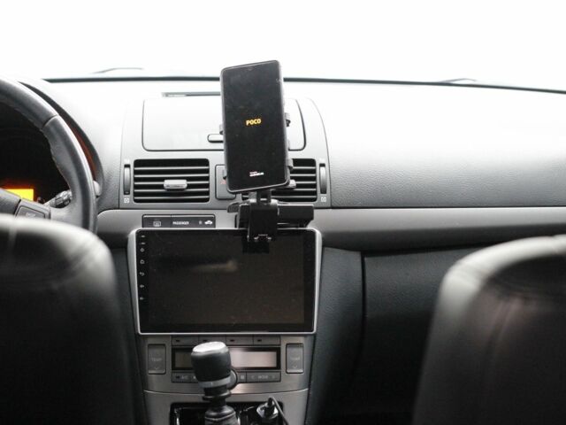 Серый Тойота Авенсис, объемом двигателя 2 л и пробегом 300 тыс. км за 8200 $, фото 9 на Automoto.ua