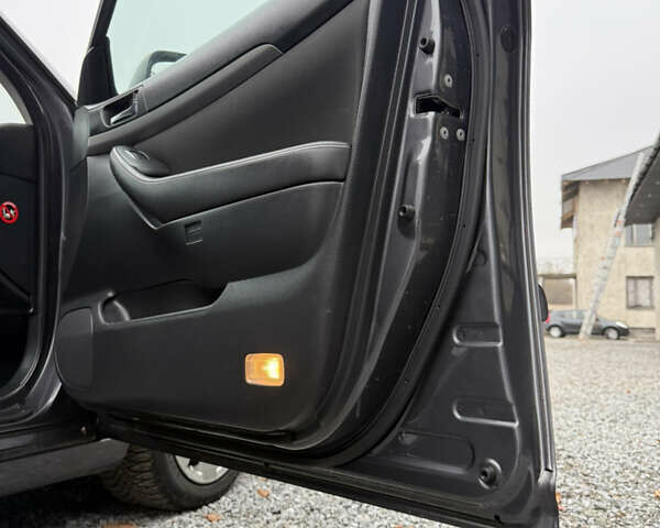 Серый Тойота Авенсис, объемом двигателя 2 л и пробегом 194 тыс. км за 7800 $, фото 141 на Automoto.ua