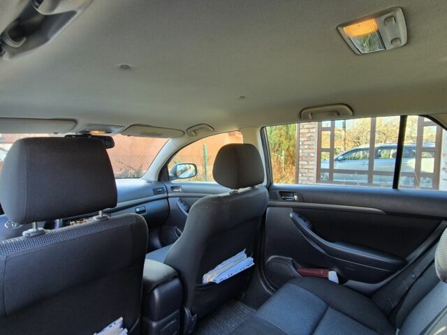 Серый Тойота Авенсис, объемом двигателя 2 л и пробегом 259 тыс. км за 7500 $, фото 15 на Automoto.ua