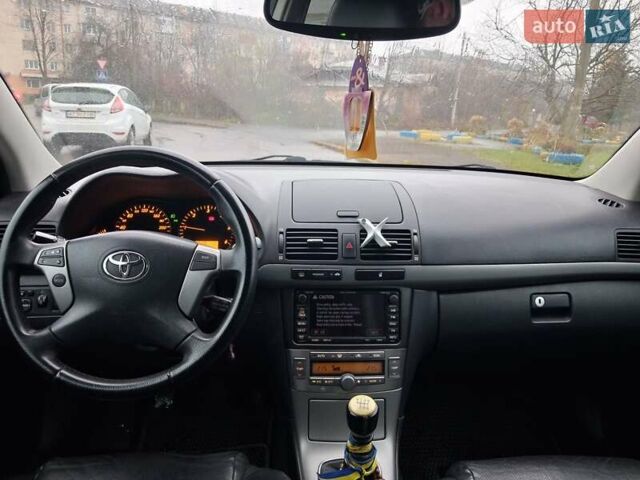 Серый Тойота Авенсис, объемом двигателя 2.23 л и пробегом 300 тыс. км за 4300 $, фото 13 на Automoto.ua