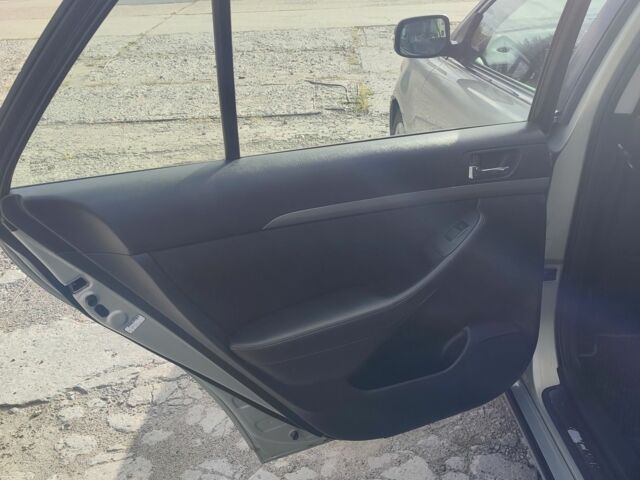 Серый Тойота Авенсис, объемом двигателя 2 л и пробегом 325 тыс. км за 5700 $, фото 9 на Automoto.ua