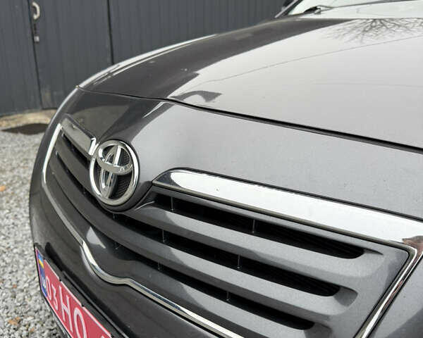 Серый Тойота Авенсис, объемом двигателя 2 л и пробегом 194 тыс. км за 7800 $, фото 67 на Automoto.ua