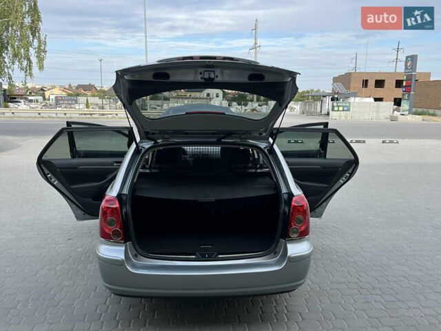 Сірий Тойота Авенсіс, об'ємом двигуна 1.8 л та пробігом 233 тис. км за 7700 $, фото 11 на Automoto.ua