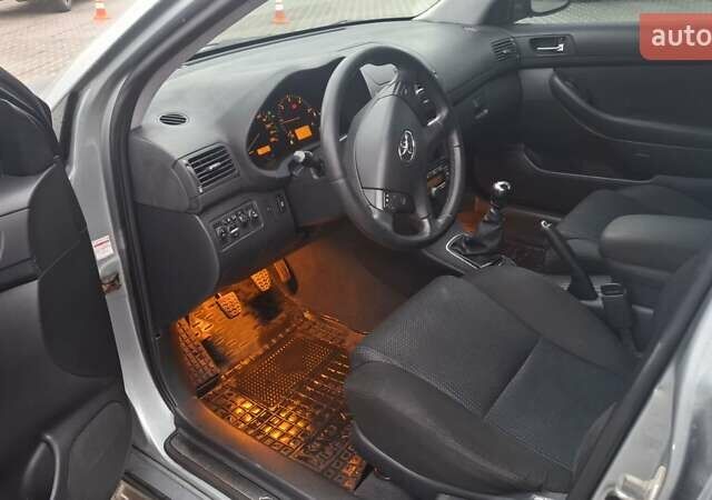 Серый Тойота Авенсис, объемом двигателя 2 л и пробегом 305 тыс. км за 6900 $, фото 5 на Automoto.ua