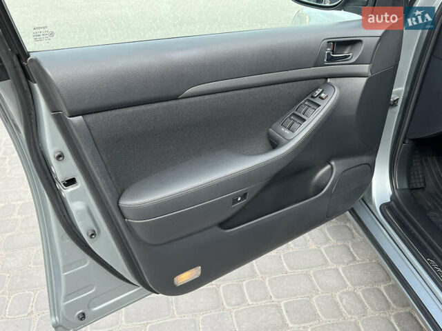Сірий Тойота Авенсіс, об'ємом двигуна 1.8 л та пробігом 233 тис. км за 7700 $, фото 25 на Automoto.ua