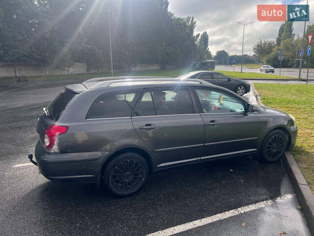 Серый Тойота Авенсис, объемом двигателя 2.2 л и пробегом 347 тыс. км за 5500 $, фото 3 на Automoto.ua