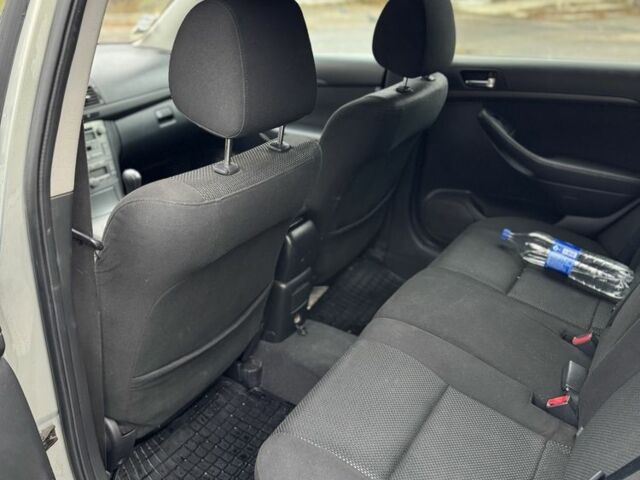 Серый Тойота Авенсис, объемом двигателя 2.2 л и пробегом 300 тыс. км за 2800 $, фото 16 на Automoto.ua