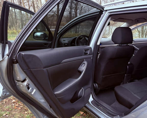 Серый Тойота Авенсис, объемом двигателя 2.2 л и пробегом 229 тыс. км за 6200 $, фото 13 на Automoto.ua