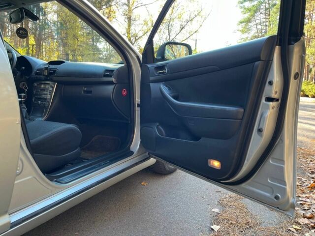 Серый Тойота Авенсис, объемом двигателя 0 л и пробегом 280 тыс. км за 2700 $, фото 4 на Automoto.ua