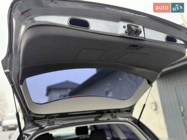 Серый Тойота Авенсис, объемом двигателя 2 л и пробегом 194 тыс. км за 7800 $, фото 124 на Automoto.ua