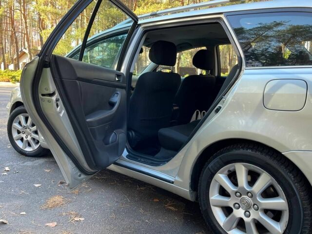 Серый Тойота Авенсис, объемом двигателя 0 л и пробегом 280 тыс. км за 2700 $, фото 10 на Automoto.ua