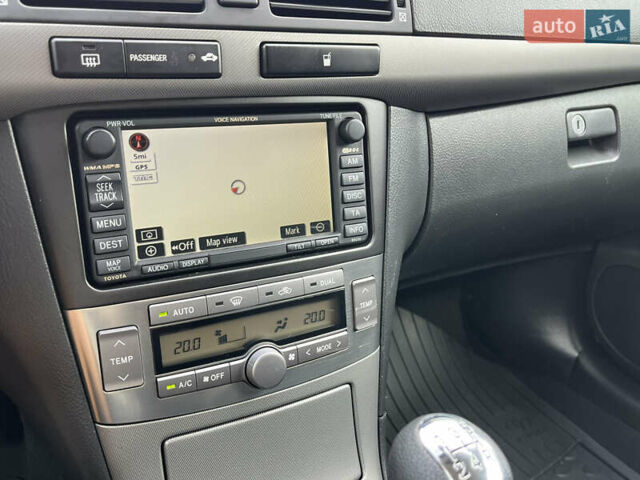 Сірий Тойота Авенсіс, об'ємом двигуна 1.8 л та пробігом 233 тис. км за 7700 $, фото 53 на Automoto.ua