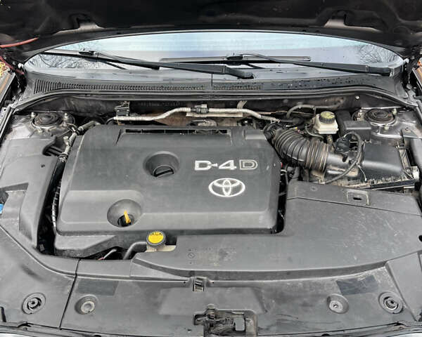 Серый Тойота Авенсис, объемом двигателя 2 л и пробегом 264 тыс. км за 5600 $, фото 11 на Automoto.ua