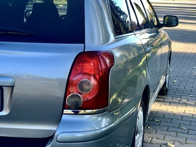 Сірий Тойота Авенсіс, об'ємом двигуна 2 л та пробігом 194 тис. км за 5500 $, фото 8 на Automoto.ua