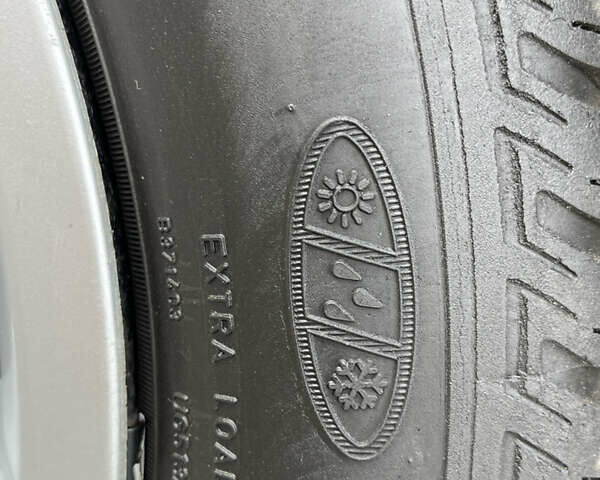 Сірий Тойота Авенсіс, об'ємом двигуна 1.8 л та пробігом 233 тис. км за 7700 $, фото 19 на Automoto.ua