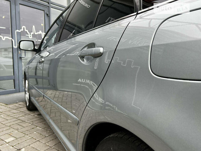 Серый Тойота Авенсис, объемом двигателя 2.2 л и пробегом 267 тыс. км за 7200 $, фото 12 на Automoto.ua