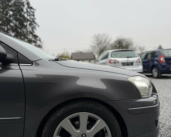 Серый Тойота Авенсис, объемом двигателя 2 л и пробегом 194 тыс. км за 7800 $, фото 29 на Automoto.ua