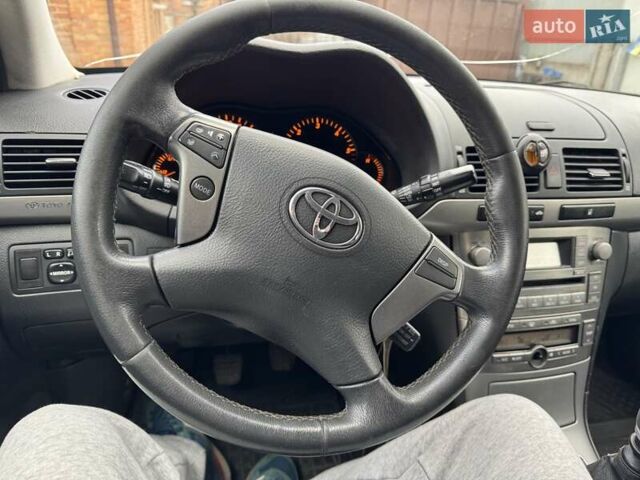 Серый Тойота Авенсис, объемом двигателя 2.23 л и пробегом 340 тыс. км за 4500 $, фото 6 на Automoto.ua