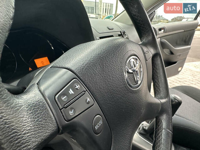 Серый Тойота Авенсис, объемом двигателя 1.8 л и пробегом 203 тыс. км за 7499 $, фото 19 на Automoto.ua