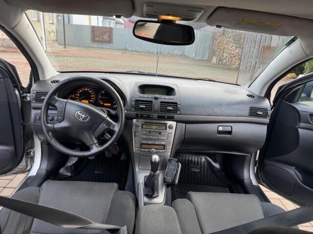 Сірий Тойота Авенсіс, об'ємом двигуна 2 л та пробігом 280 тис. км за 3500 $, фото 2 на Automoto.ua