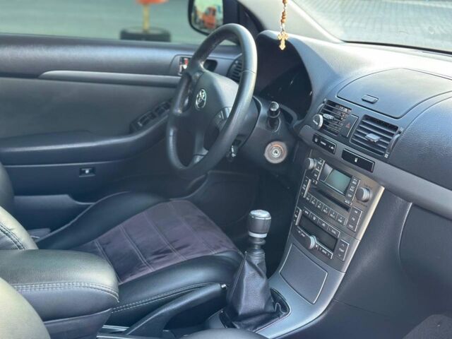 Серый Тойота Авенсис, объемом двигателя 2 л и пробегом 309 тыс. км за 7290 $, фото 26 на Automoto.ua