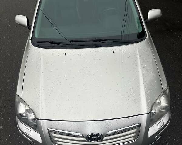 Серый Тойота Авенсис, объемом двигателя 2 л и пробегом 337 тыс. км за 6200 $, фото 8 на Automoto.ua