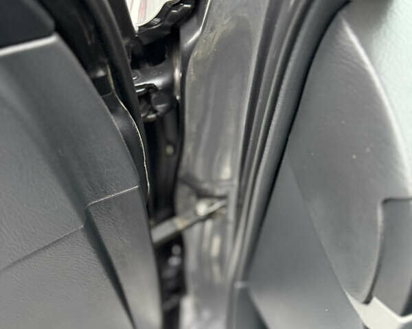 Серый Тойота Авенсис, объемом двигателя 2 л и пробегом 194 тыс. км за 7800 $, фото 125 на Automoto.ua