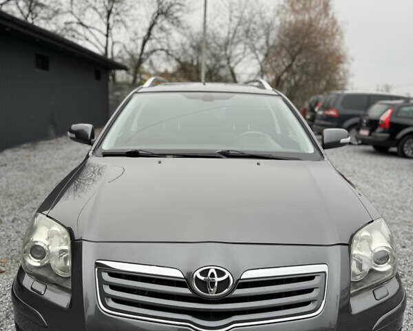 Серый Тойота Авенсис, объемом двигателя 2 л и пробегом 194 тыс. км за 7800 $, фото 6 на Automoto.ua