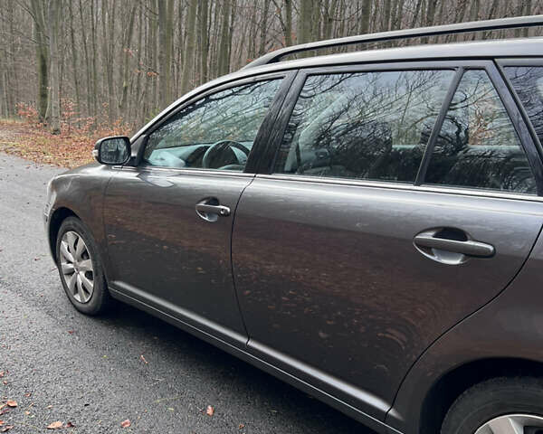 Серый Тойота Авенсис, объемом двигателя 2 л и пробегом 264 тыс. км за 5600 $, фото 6 на Automoto.ua