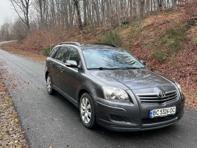 Серый Тойота Авенсис, объемом двигателя 2 л и пробегом 262 тыс. км за 5600 $, фото 1 на Automoto.ua